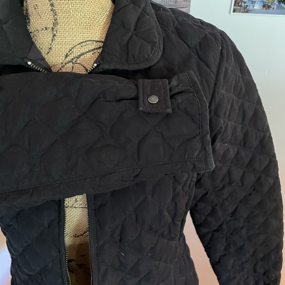 Eddie Bauer Light Weight Down Jacket. Size Small - Picture 7 of 9